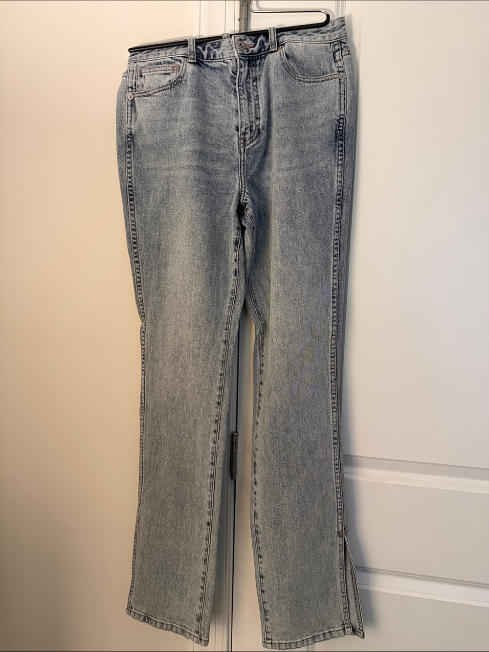 Light Wash Split Hem Women's Jeans